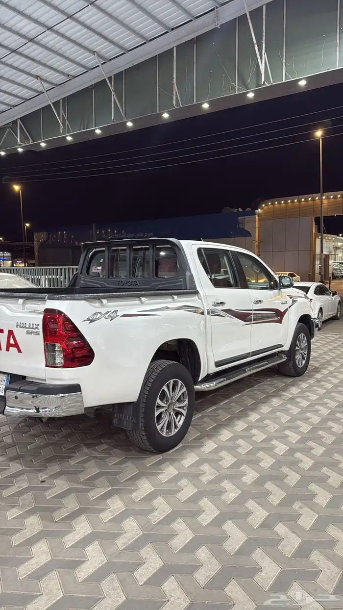 تويوتا هايلوكس 2018 بنزين 2