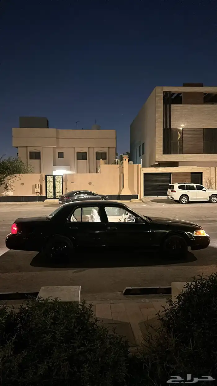 فورد كروان فكتوريا 2010 5