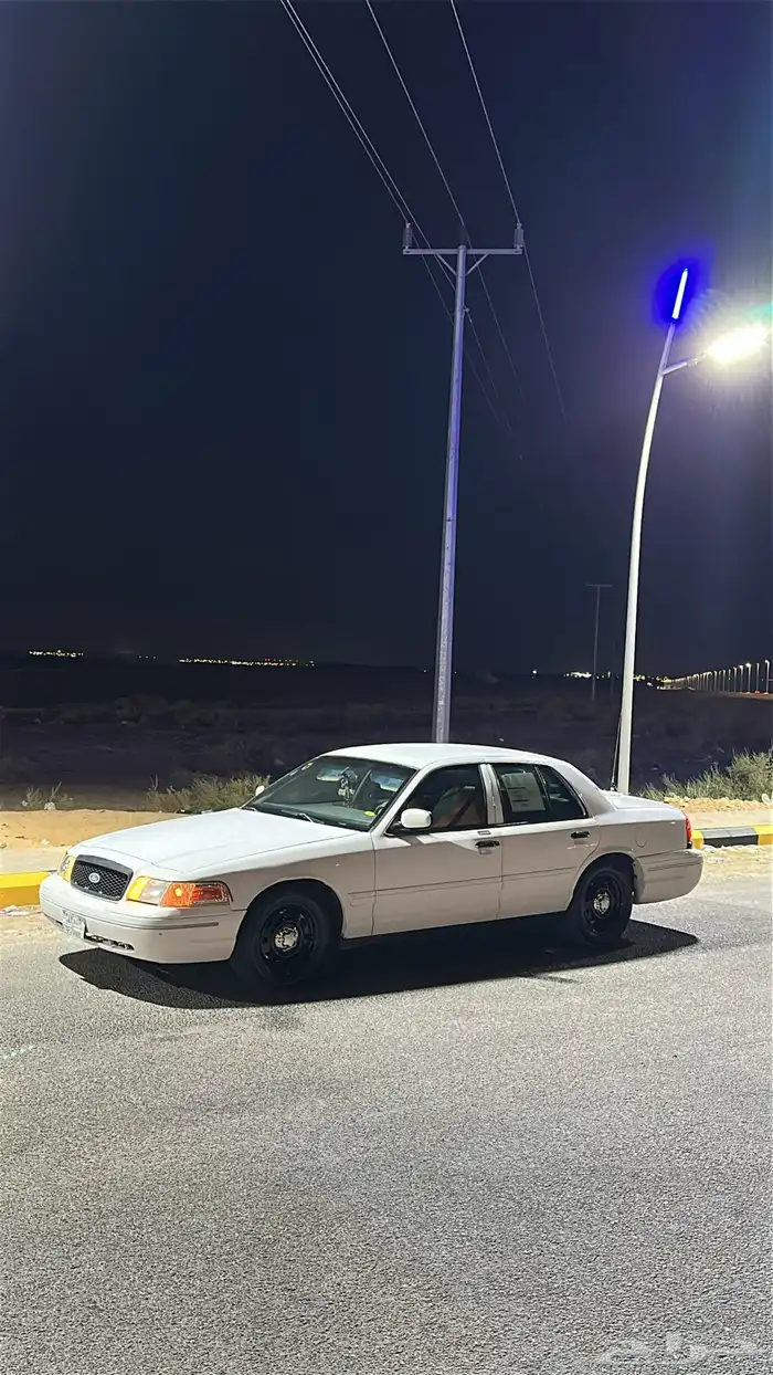 فورد كراون فكتوريا موديل 2000 2