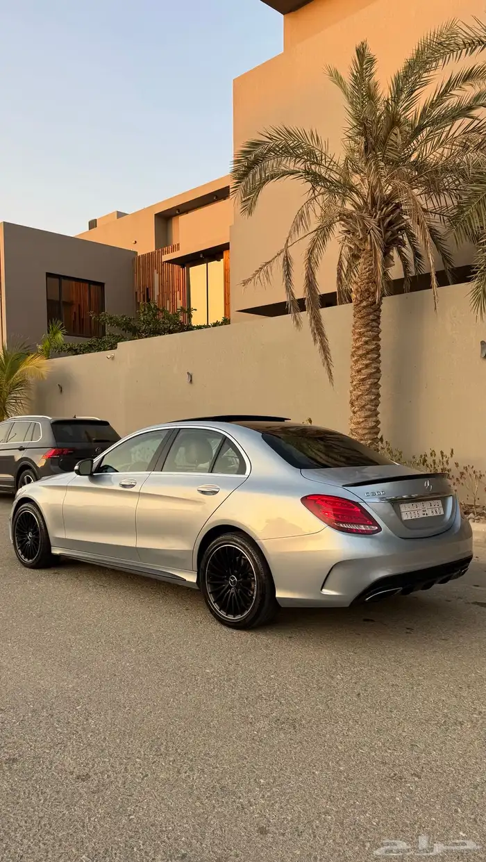 مرسيدس C300 نظيف جدا  استخدام قليل 5