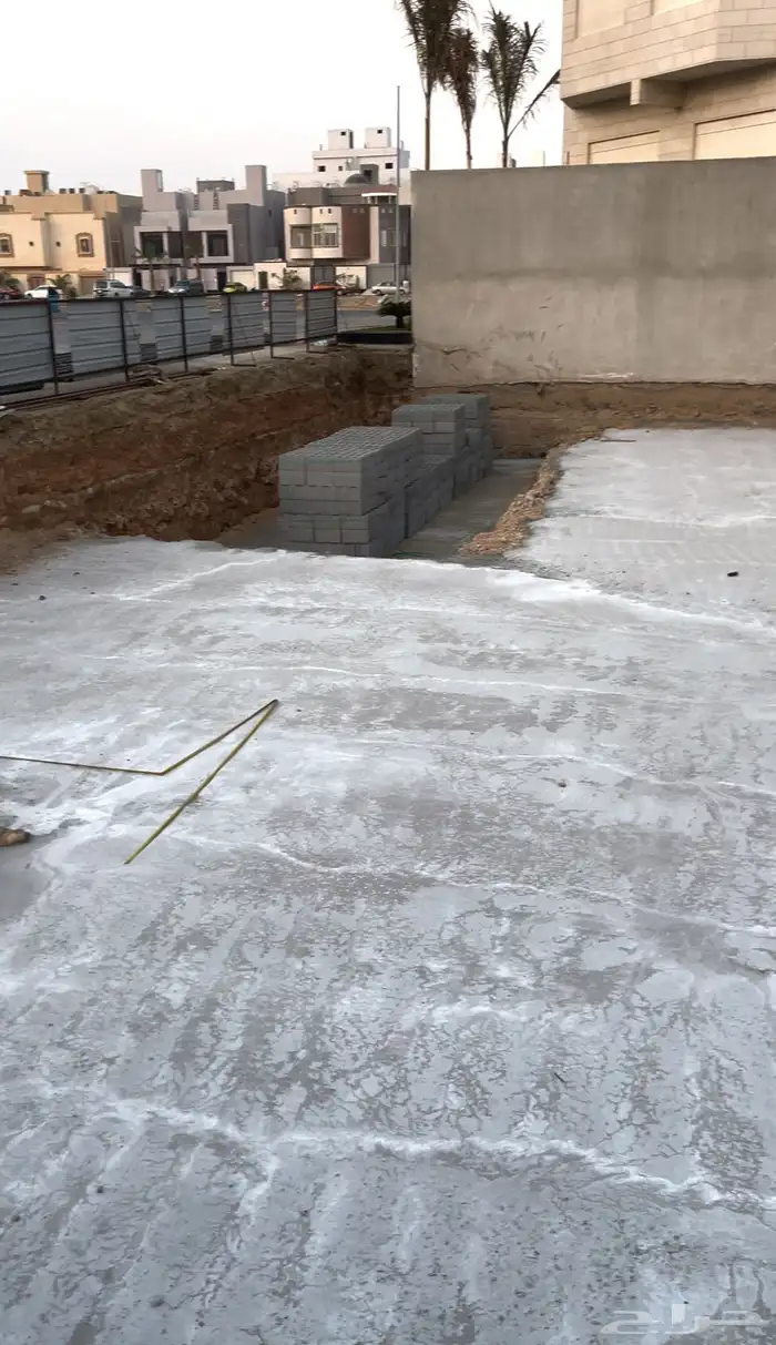 فيلا فخمة للبيع المساحة 650م شارعين حي اللؤؤ 5