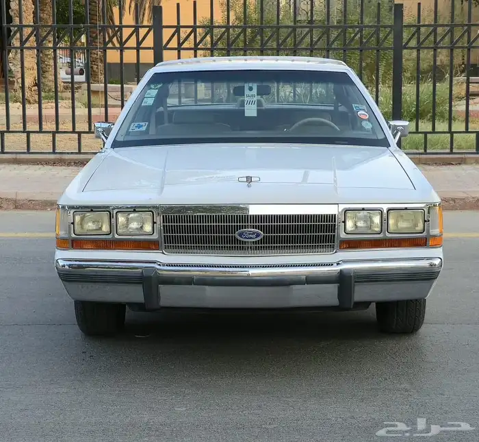 فورد فكتوريا 1990 23