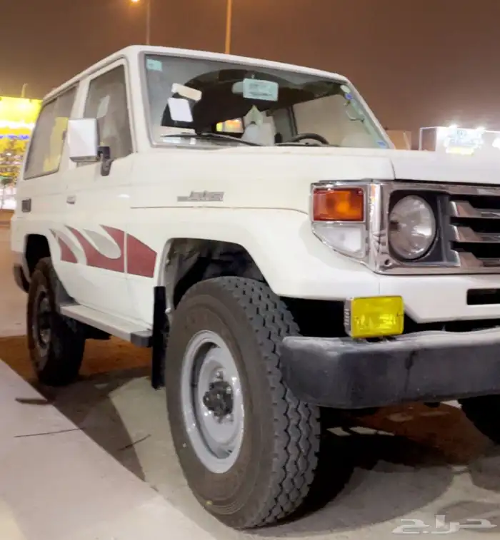 للبيع جيب ربع موديل 2006 2