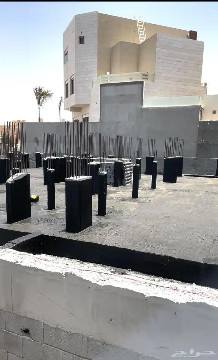 فيلا فخمة للبيع المساحة 650م شارعين حي اللؤؤ 1