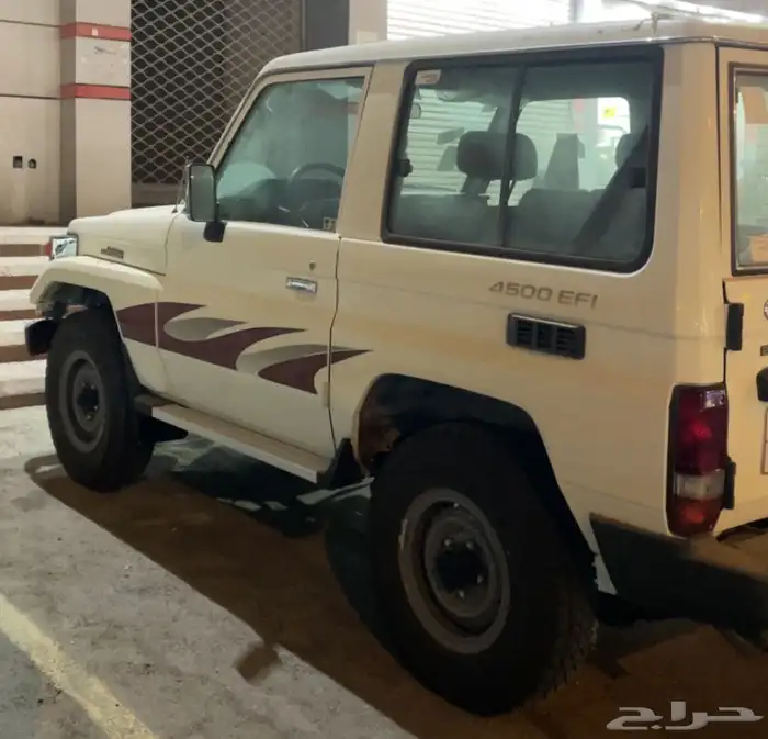 للبيع جيب ربع موديل 2006 1