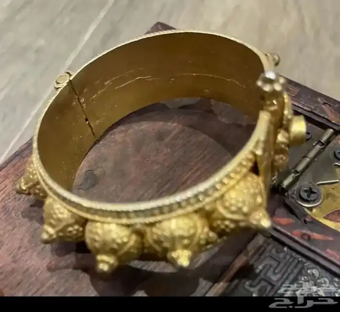 اسوار فضه عريض وخاتم فضه مرشوشه بدهب قديمه واثريه 2