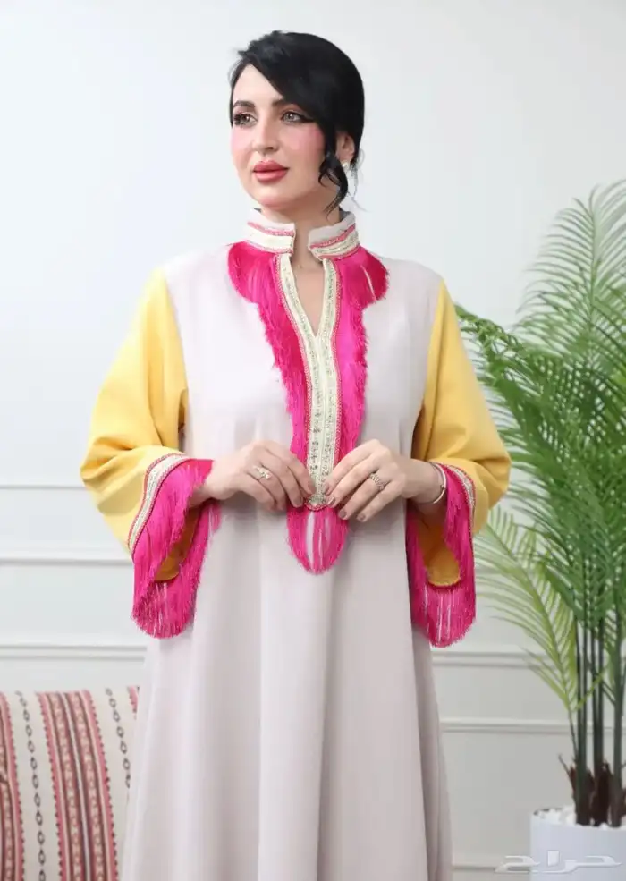 جلابية نسائية راقية مميزة لونين مطعمة بالهدب خامة الباربي 5