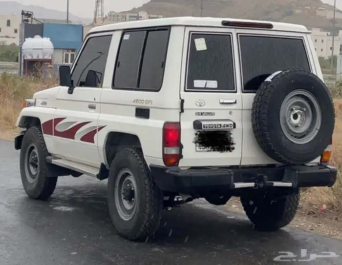 للبيع جيب ربع موديل 2006 4