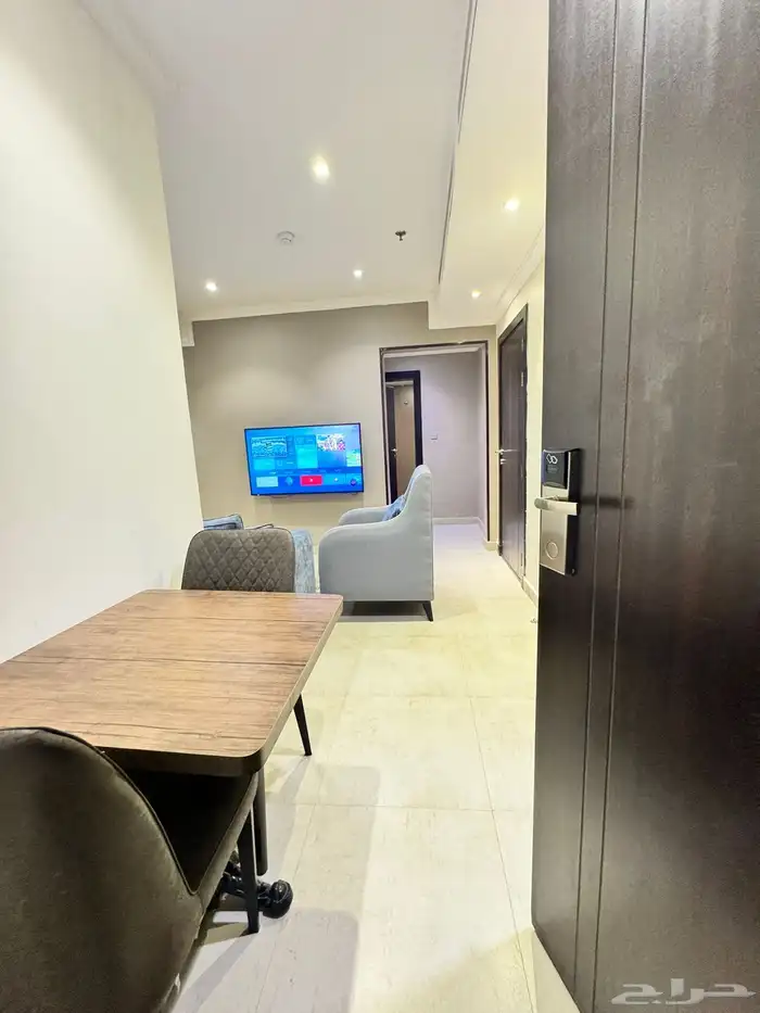 شقة مفروشة فاخرة للايجار الشهري جوار عزيز مول 11