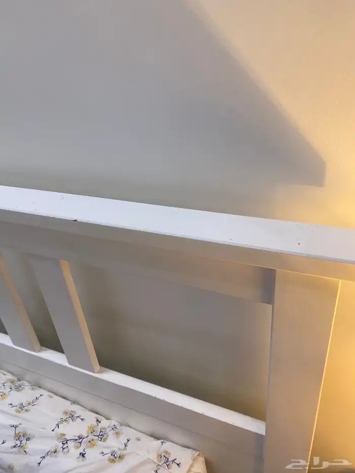 2 سرير ايكيا مع 2 كمودينه 2