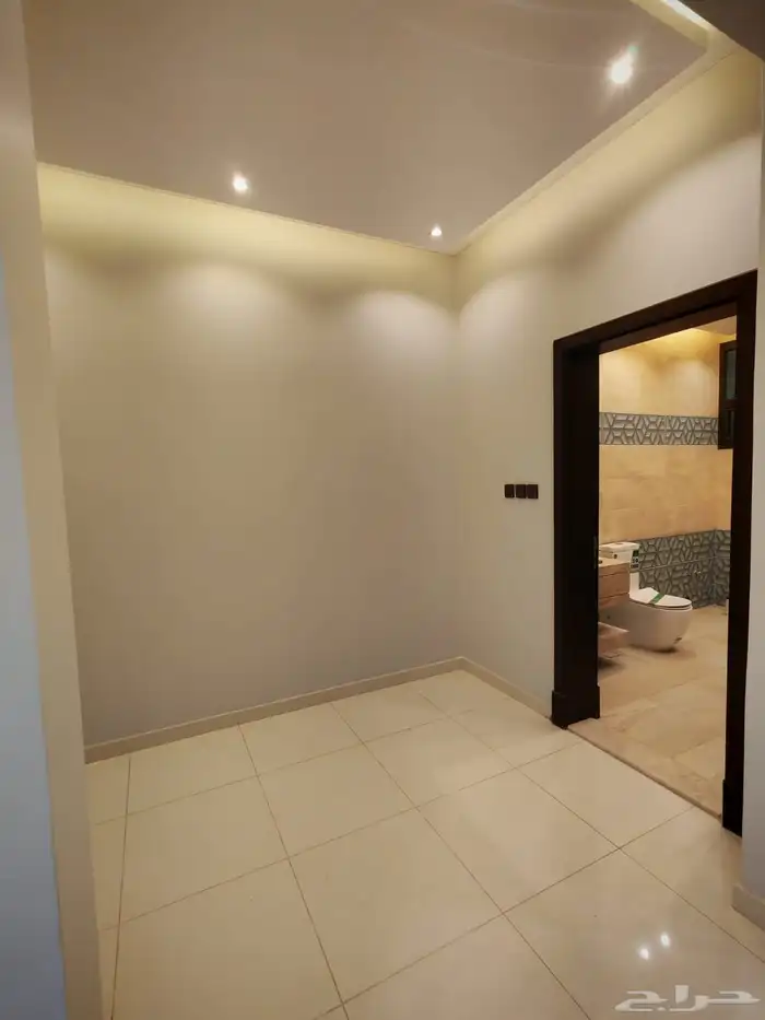 للبيع فلل دورين و ملحق با الخميس حي دوره الموسى وسط الخدمات 28