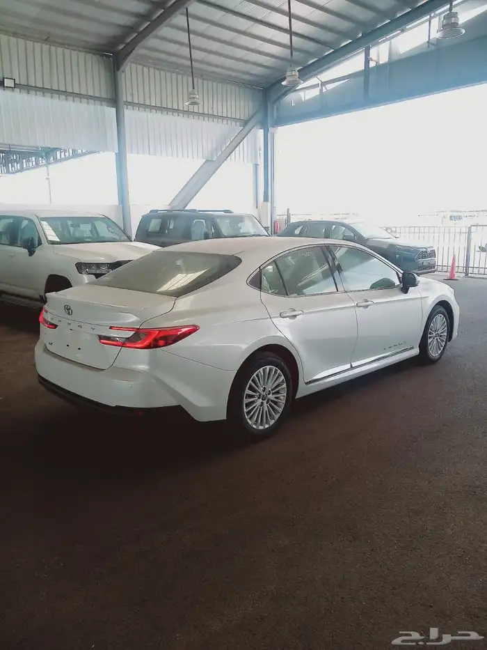 تويوتا كامري LE فل بنزين 2025 9