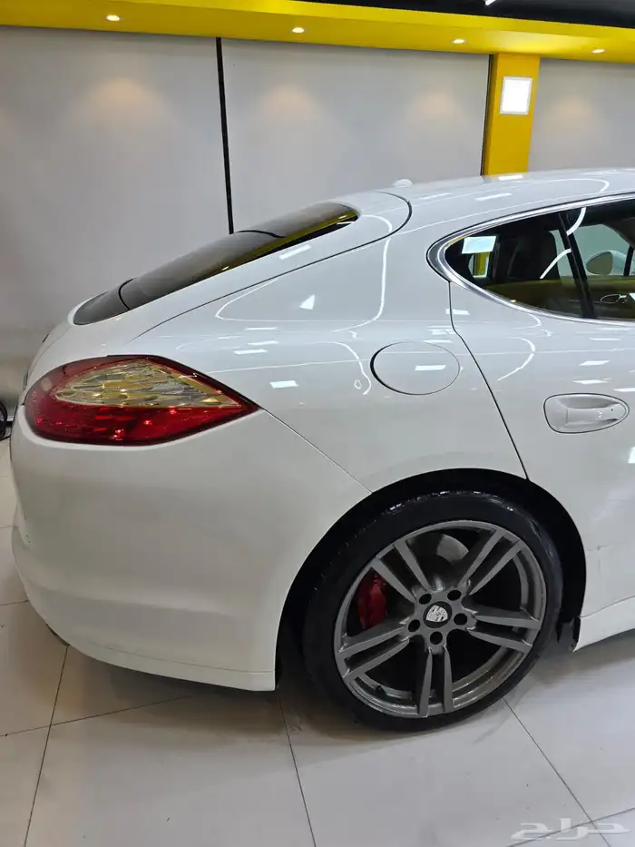 بورش باناميرا s 2010 26