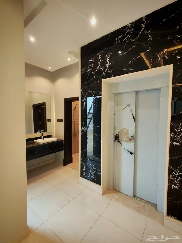 للبيع فلل دورين و ملحق با الخميس حي دوره الموسى وسط الخدمات 37