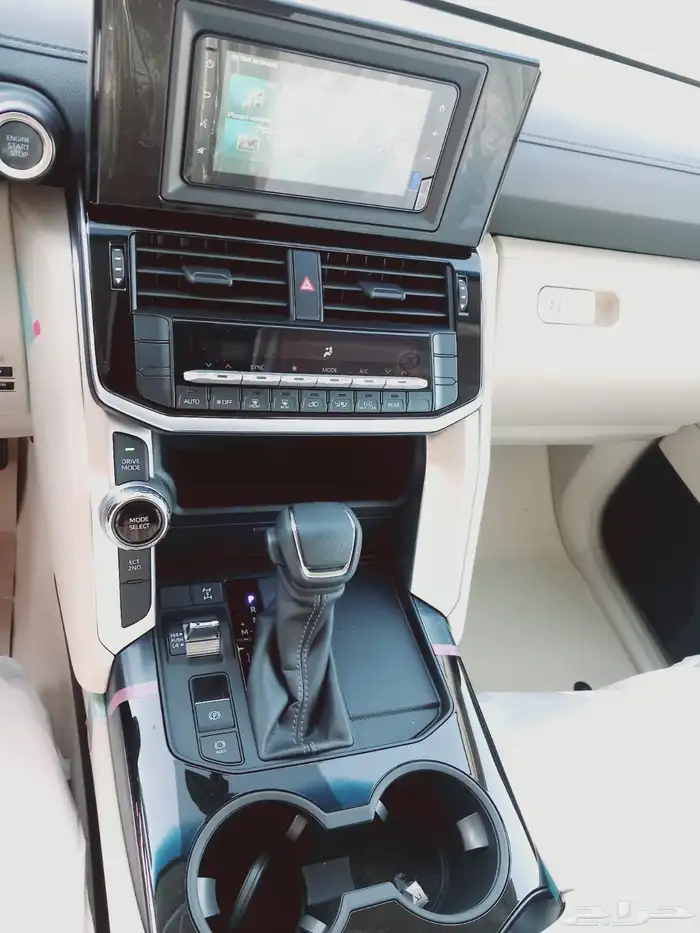 تويوتا لاندكروزر جي اكس GX ديزل 2024 اصفار 10