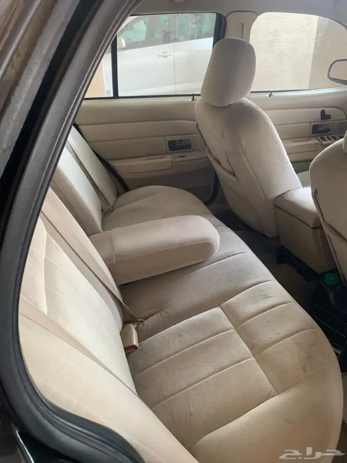 فورد كراون فكتوريا 2010 8