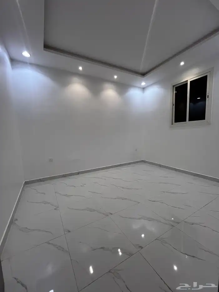 شقة جديده للاجار في حي العوالي 5