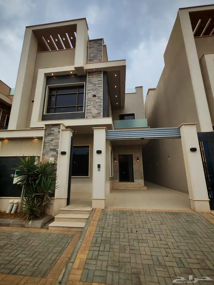 للبيع فلل دورين و ملحق با الخميس حي دوره الموسى وسط الخدمات 1