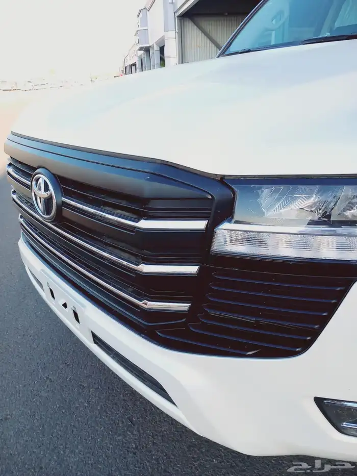 تويوتا لاندكروزر جي اكس GX ديزل 2024 اصفار 4