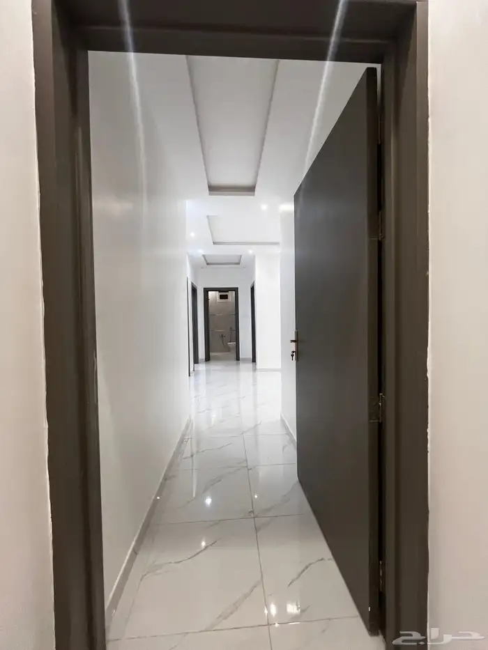 شقة جديده للاجار في حي العوالي 10