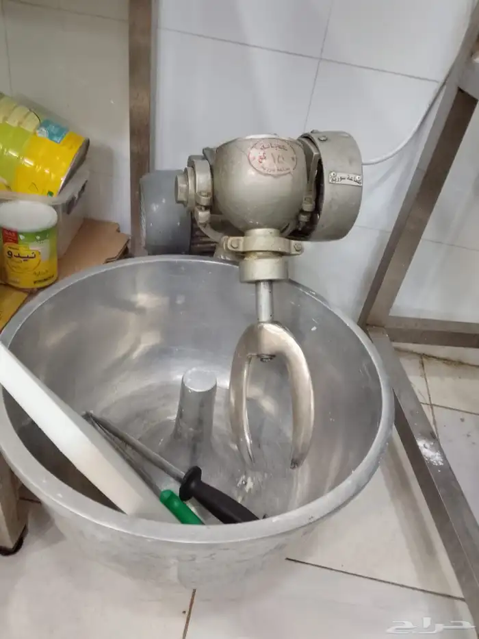 عندي محل بيتزا بقبل الأدوات كامل استخدام شهرين فقط 12