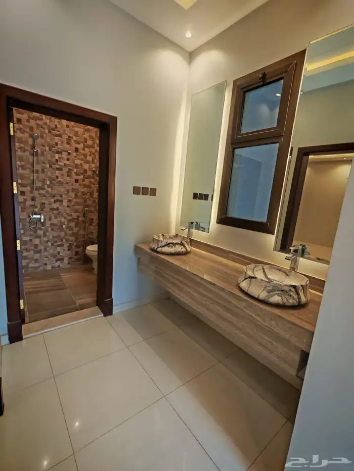 للبيع فلل دورين و ملحق با الخميس حي دوره الموسى وسط الخدمات 8