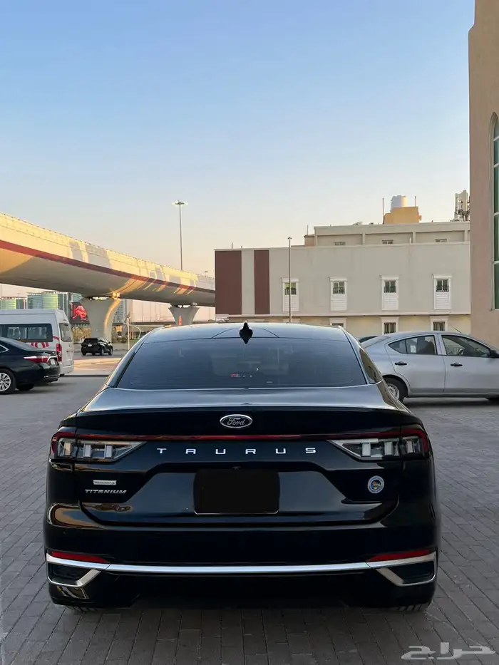 فورد تورس تيتانيوم مديل2023 4