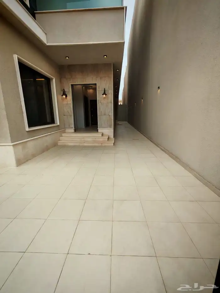 للبيع فلل دورين و ملحق با الخميس حي دوره الموسى وسط الخدمات 3