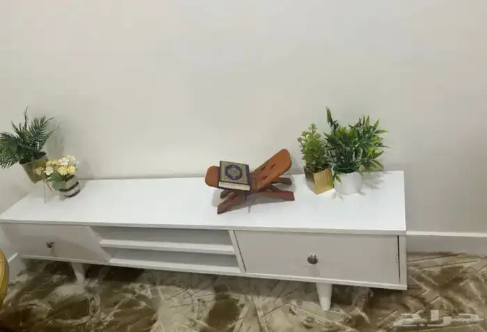 بيع دولاب تلفزيون (طاولة تلفزيون) نظيف جدا 0