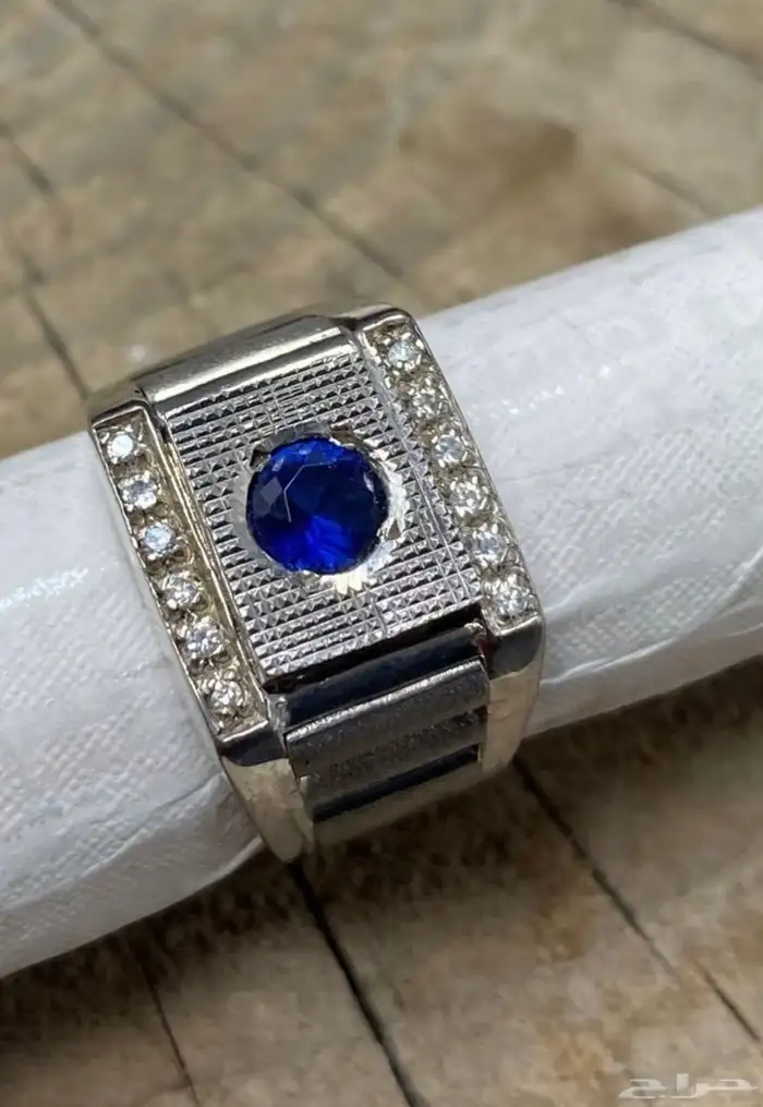 خاتم فضة إيطالي راقي عيار 925 بفص ياقوت ازرق وفصوص زركون 1