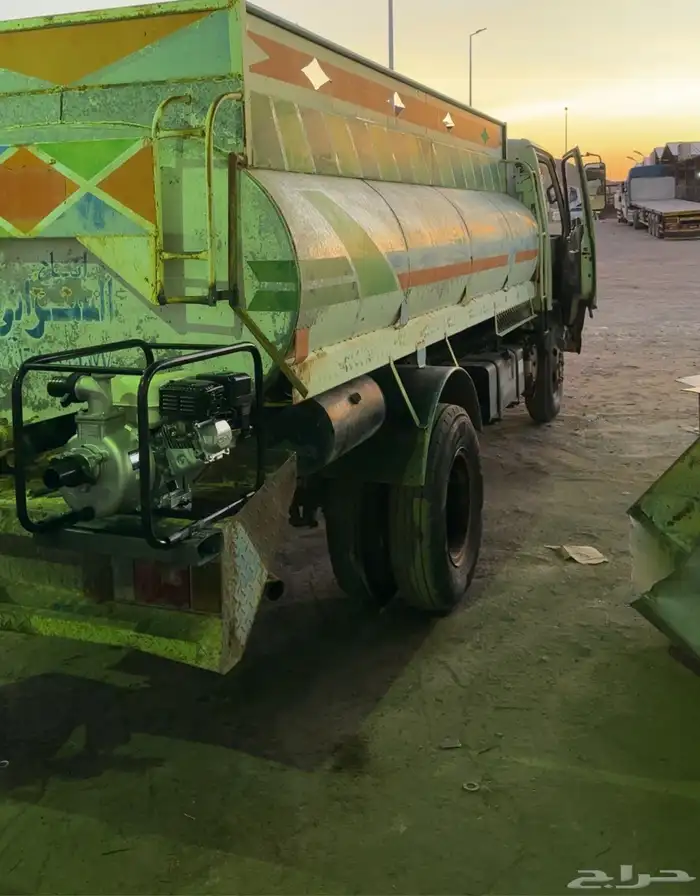 وايت ياسيزو 5 طن نضيف ممشى 140 حقيقي قير ومكينه على الشرط 0