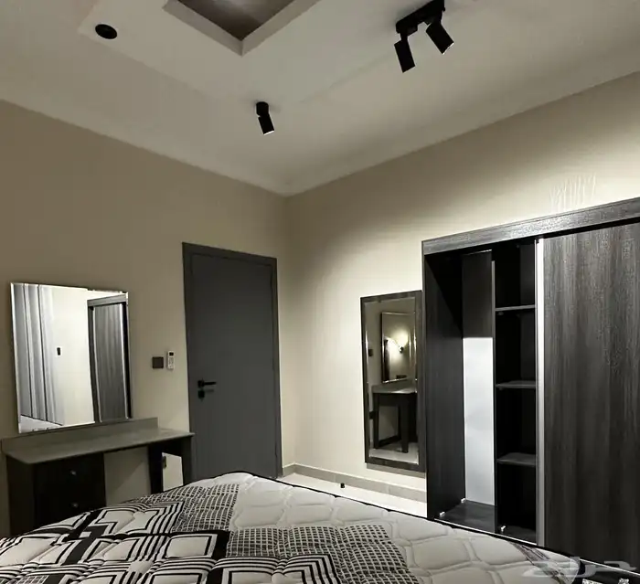 شقة مفروشة فاخرة للايجار الشهري بالقرب من طريق صاري 4