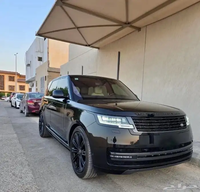 للبيع رانج روفر فوج 2023 - V8 فل الفل الفل تم البيع 3
