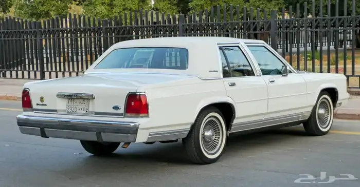 فورد فكتوريا 1990 25