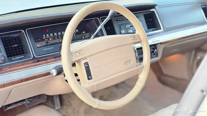 فورد فكتوريا 1990 18