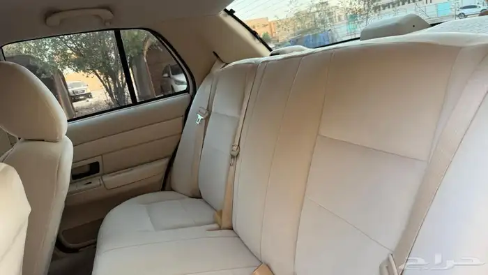 فورد عداد قليل 2011 نظيف 14