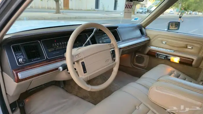 فورد فكتوريا 1990 13