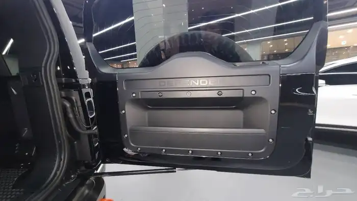 لاند روفر ديفندر 2023 Defender P400 X وارد كوريا 27