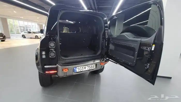 لاند روفر ديفندر 2023 Defender P400 X وارد كوريا 28