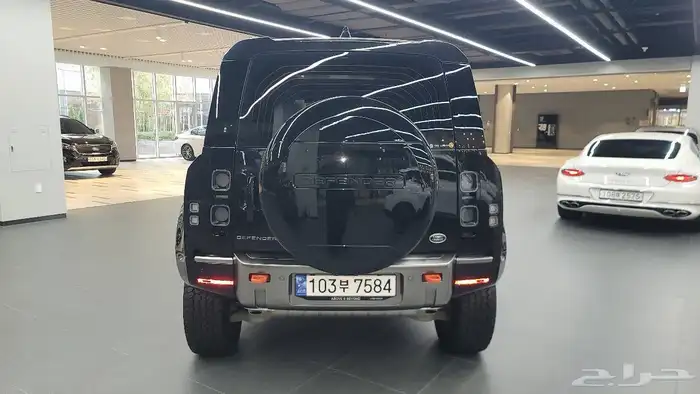 لاند روفر ديفندر 2023 Defender P400 X وارد كوريا 9