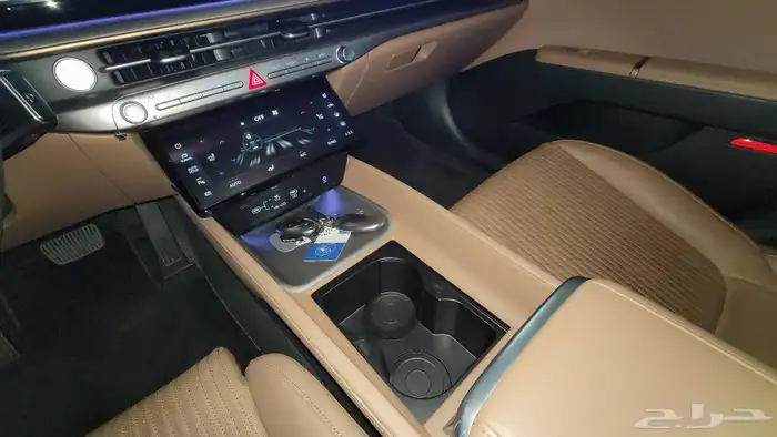 أزيرا كاليجرافي - 2023 - بنزين - 3.5cc وارد كوريا 13