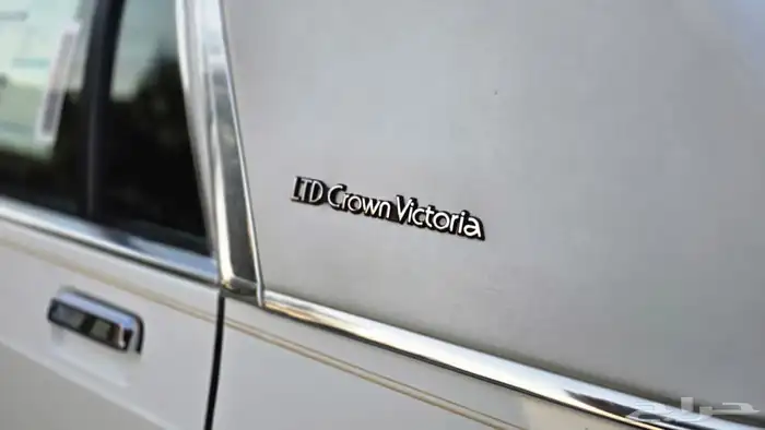 فورد فكتوريا 1990 28