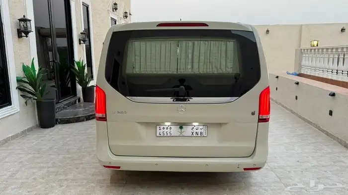 فان فيتو مرسيدس مواصفات ملكيه طلبيه خاصه 10