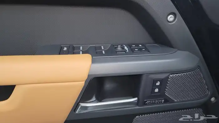 لاند روفر ديفندر 2023 Defender P400 X وارد كوريا 12