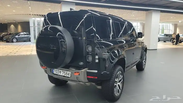 لاند روفر ديفندر 2023 Defender P400 X وارد كوريا 3