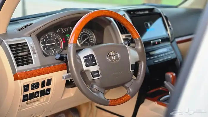 لاندكروزر 2015 بريمي مالك اول 10