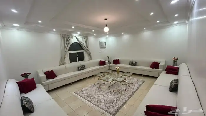 كنب نضيف جدا و استخدام قليل 0