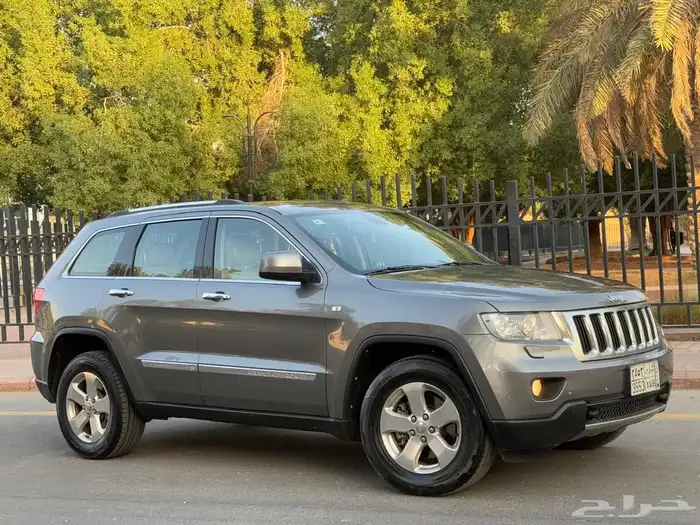 جراند شيروكي ليمتد 2013 (( بحالة ممتازة )) 18