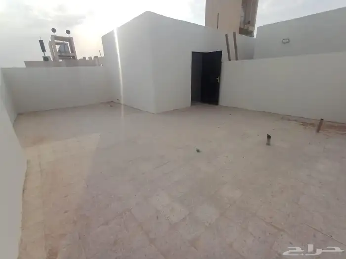 للايجار فله حي الرمال 5