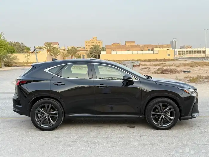 لكزس nx350 خليجي موديل 2022 موجودة بدبي 14